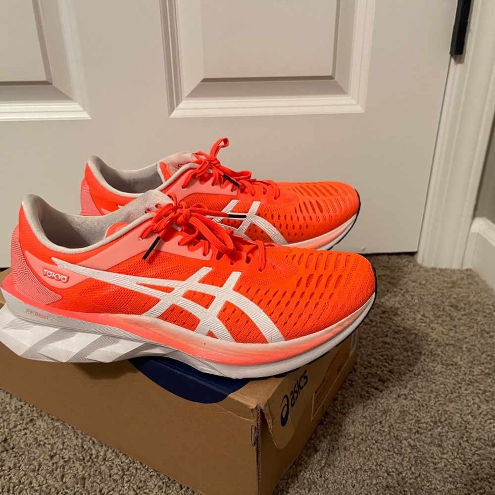 Asics Novablast